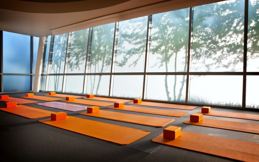 Die Wahl des richtigen Bodenbelags für Ihr Yoga Studio